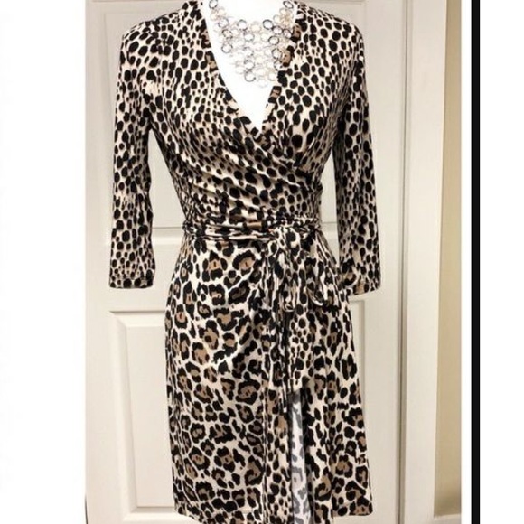Banana Republic leopard wrap dress - Picture 6 of 8